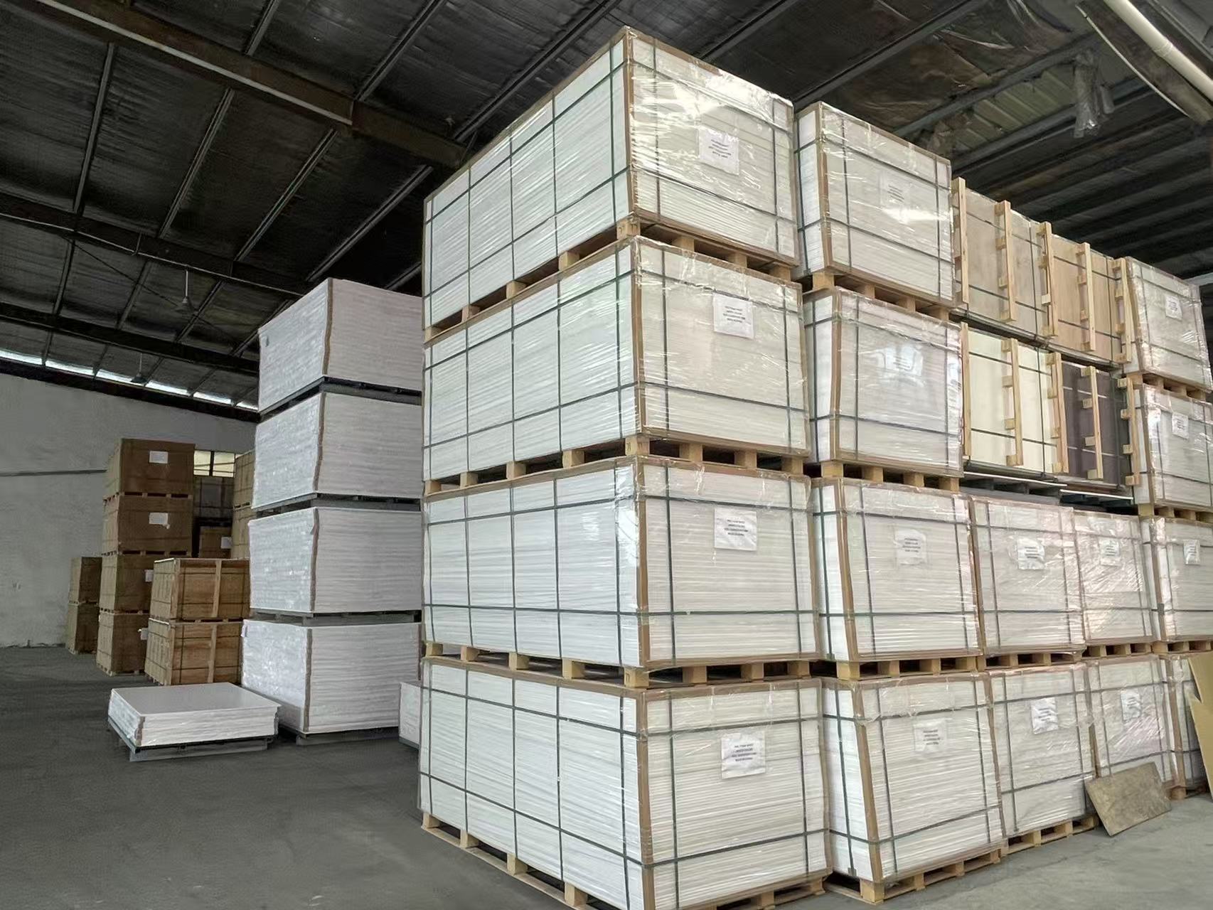 Por qué más compradores del Medio Oriente están eligiendo una tabla de espuma PVC de alta densidad